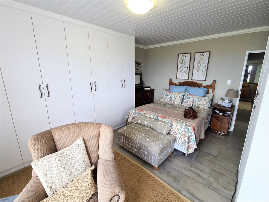 5 Bedroom Property for Sale in Dana Bay Western Cape